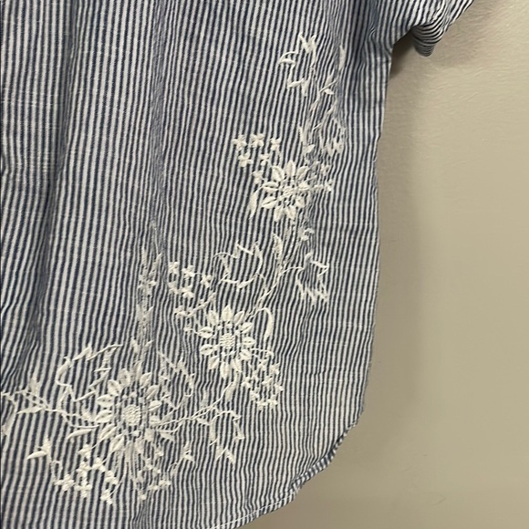 Madewell Blue and White Button Down Shirt with Embroidery - Picture 3 of 4